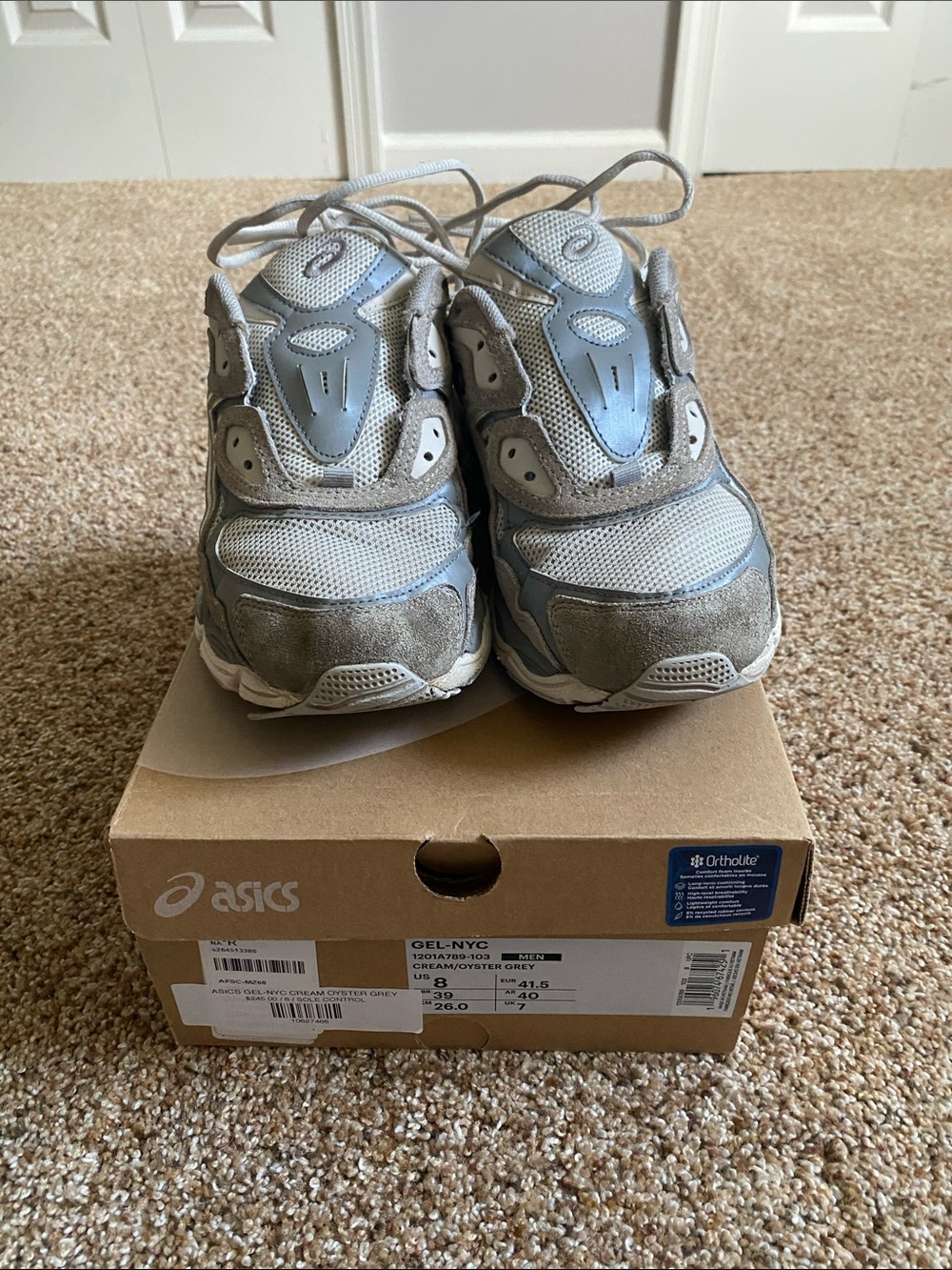 ASICS men’s Silver Gray Mesh & Suede Sneakers